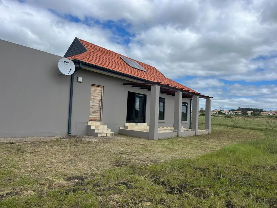 3 Bedroom House for sale in Kidds Beach