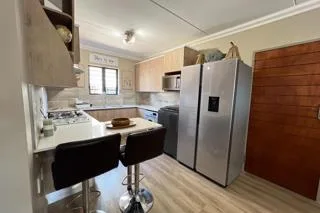 2 Bedroom Apartment / flat for sale in Bendor