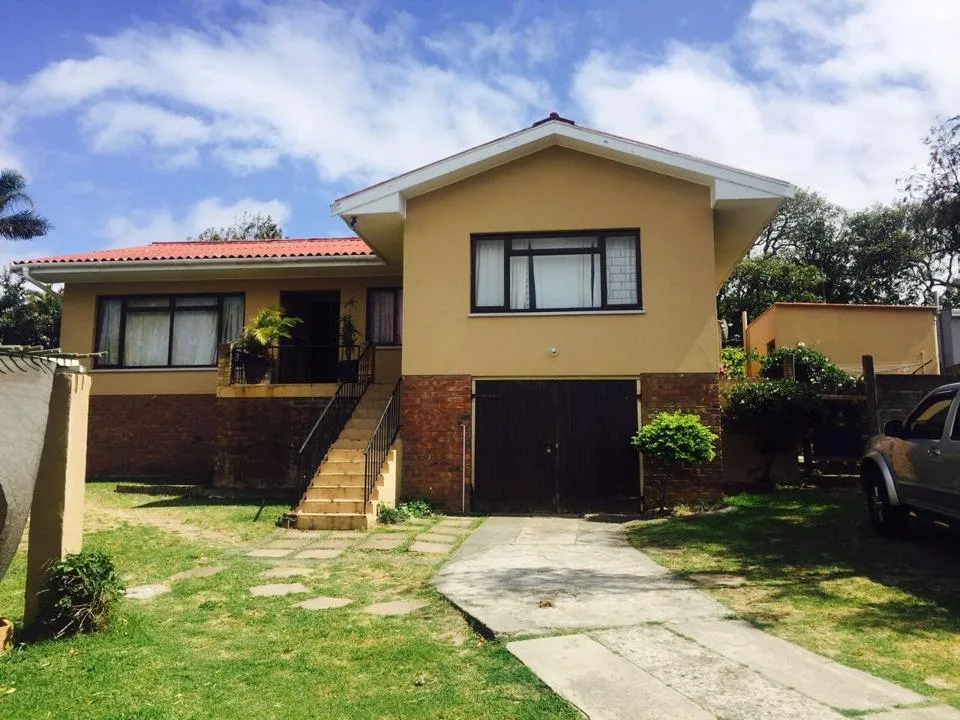 3 Bedroom House for sale in Gonubie