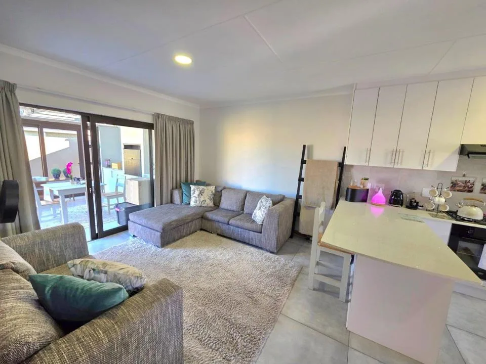 2 Bedroom Townhouse to rent in La Provance