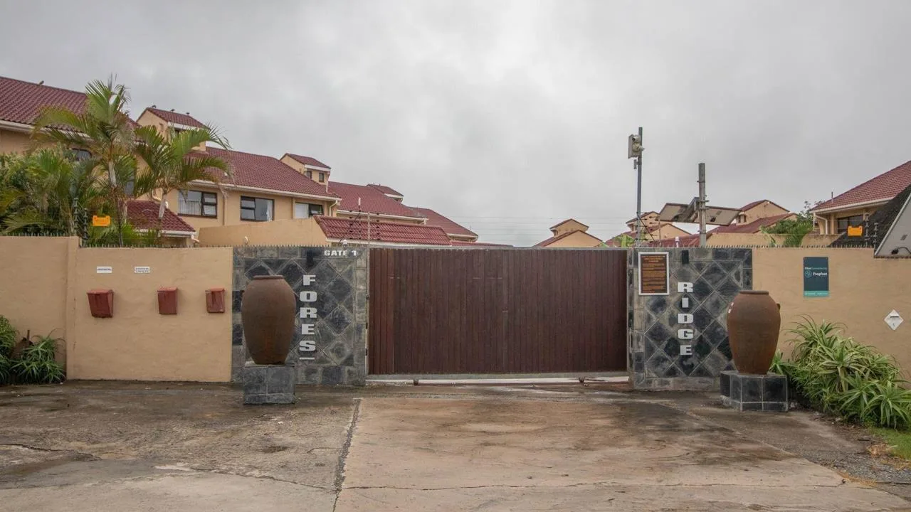 3 Bedroom Townhouse for sale in Beacon Bay