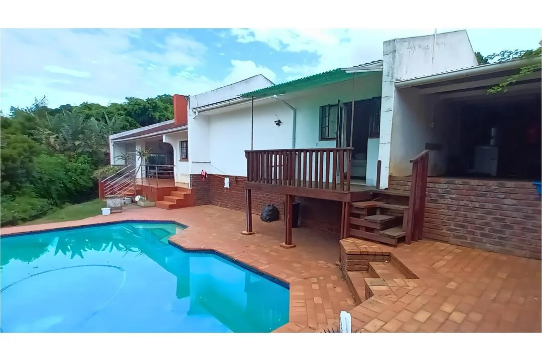 4 Bedroom House for sale in Vincent Heights