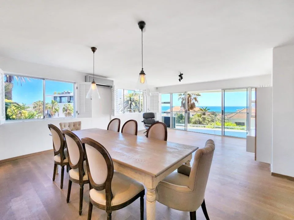 4 Bedroom Apartment / flat to rent in Bantry Bay