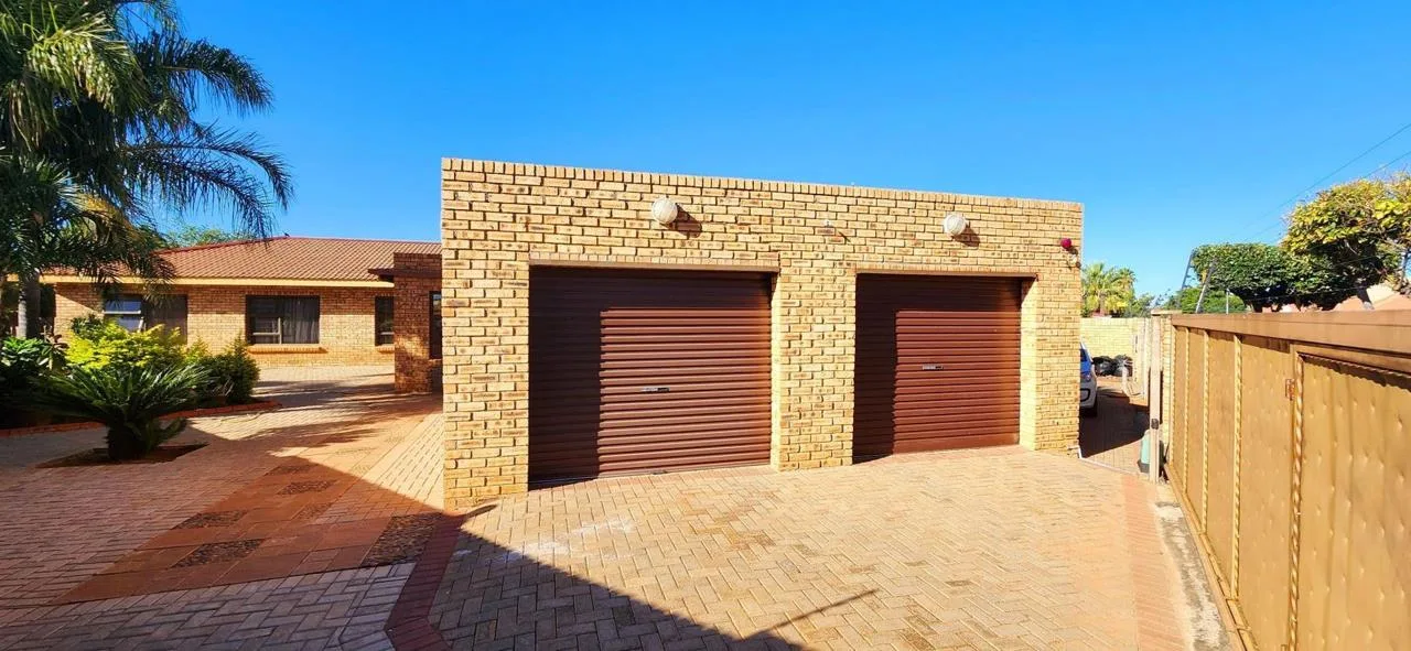 3 Bedroom House for sale in Hillcrest