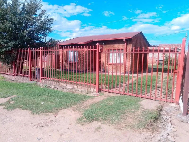 2 Bedroom House for sale in Bohlokong