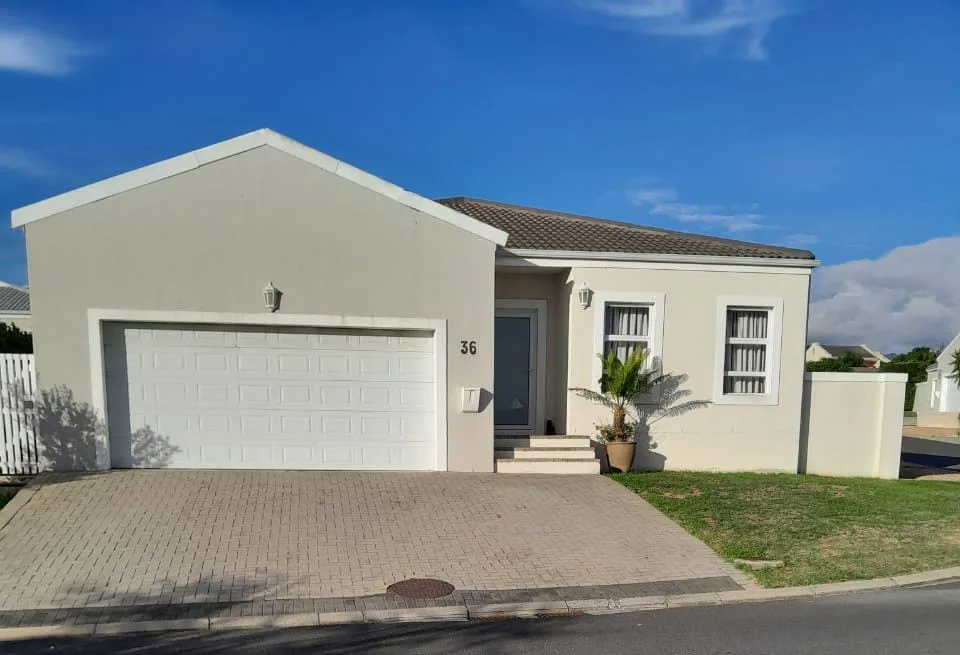 3 Bedroom House to rent in Somerset West Central
