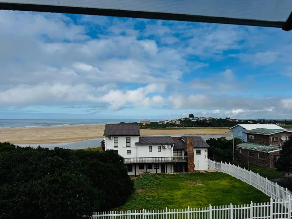 3 Bedroom Apartment / flat for sale in Aston Bay