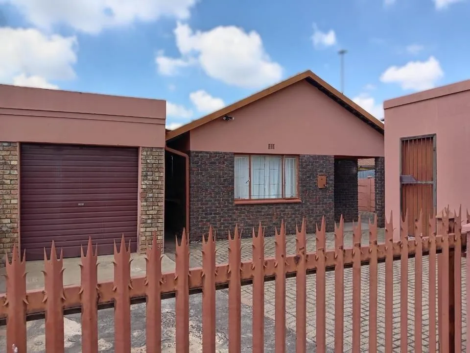 3 Bedroom House for sale in Kwaguqa