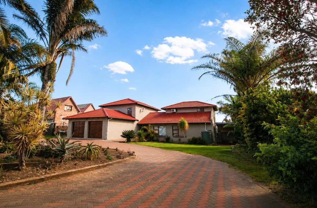 4 Bedroom House for sale in Winterhoek Park