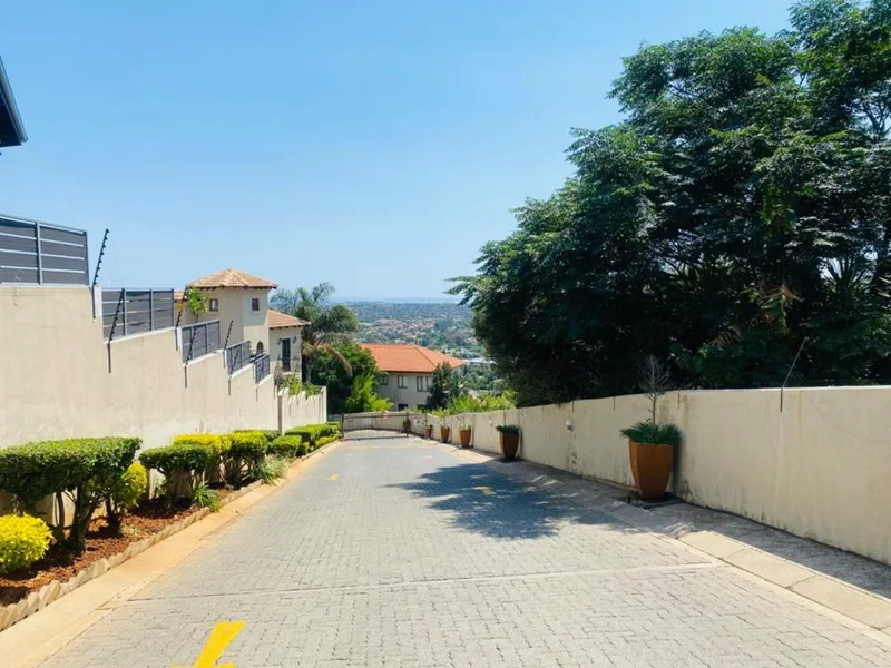 3 Bedroom Apartment / flat to rent in Constantia Kloof