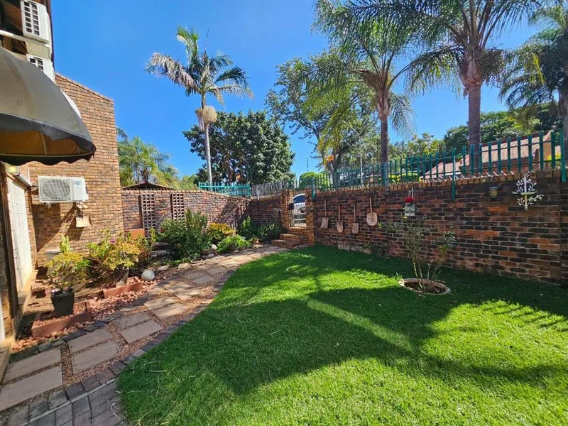 4 Bedroom Townhouse for sale in Sterpark