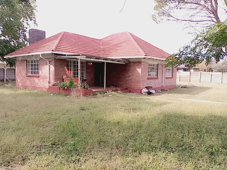 3 Bedroom House for sale in Vierfontein