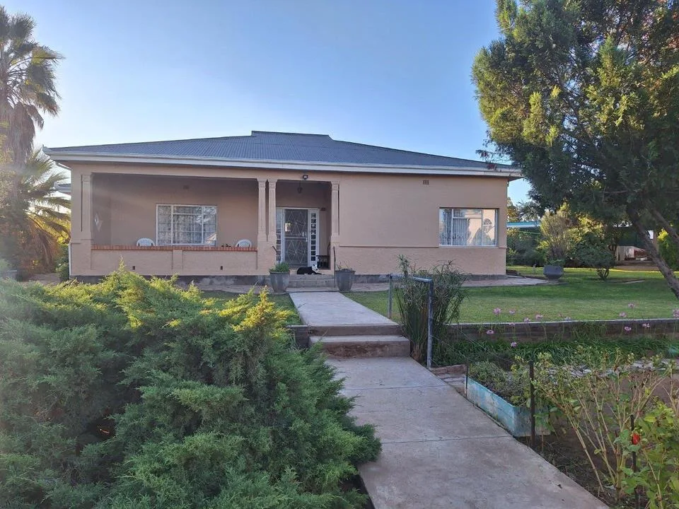 3 Bedroom House for sale in Middelburg