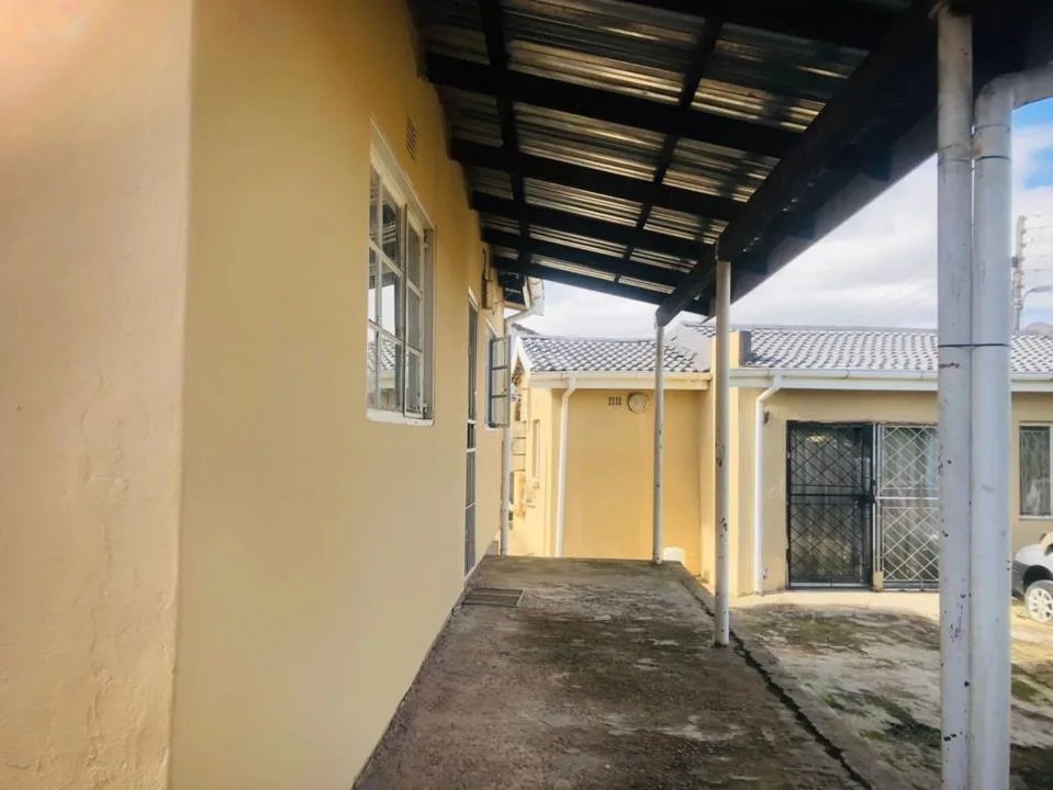 5 Bedroom House for sale in Hillcrest