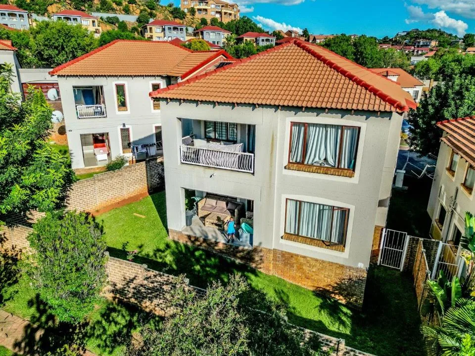2 Bedroom Townhouse to rent in Winchester Hills