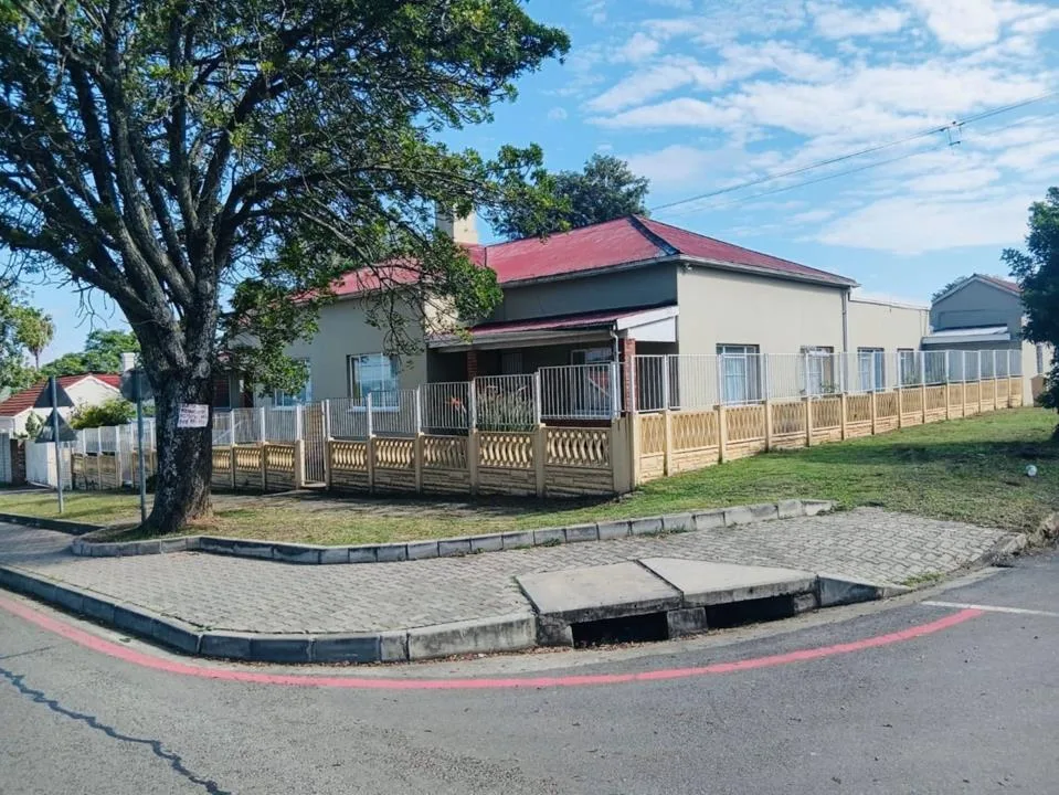12 Bedroom House for sale in King Williams Town Central