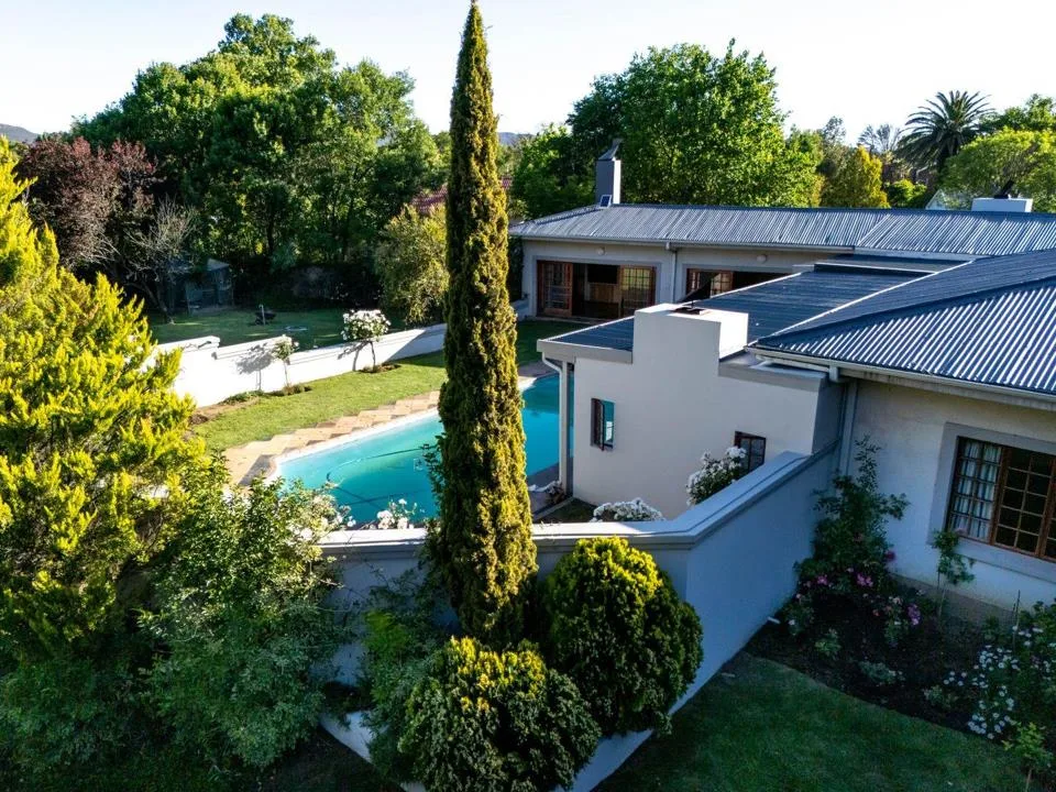 4 Bedroom House for sale in Top Town