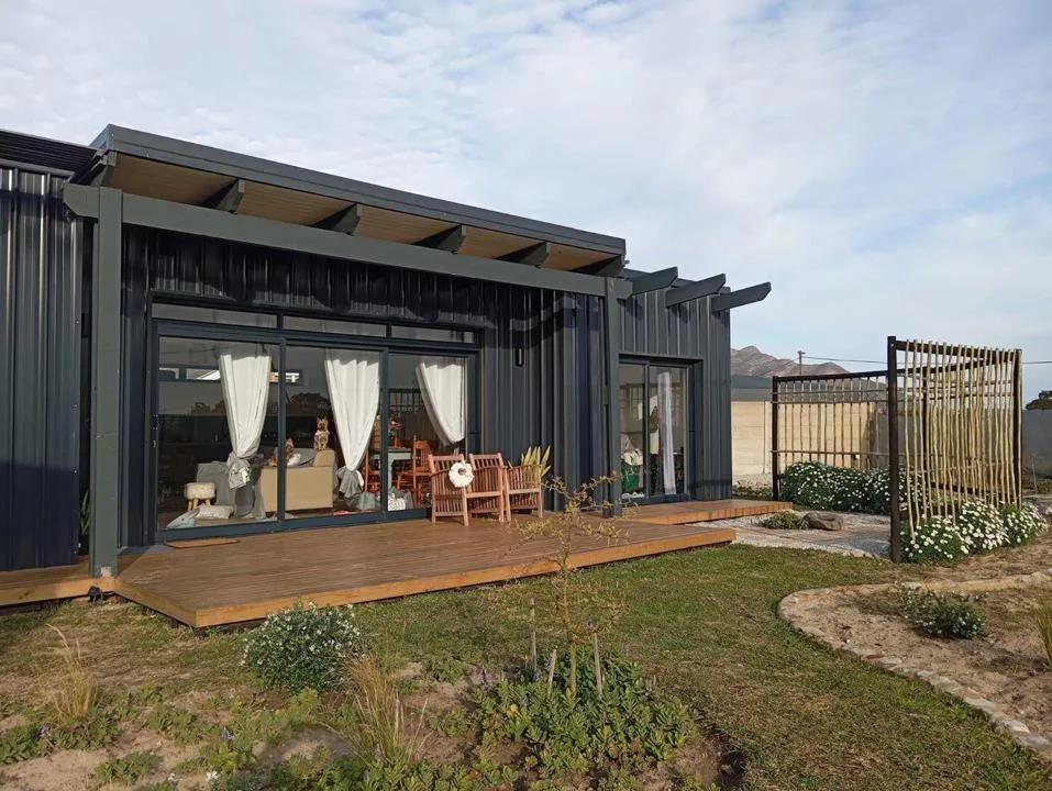 2 Bedroom House to rent in Fisherhaven