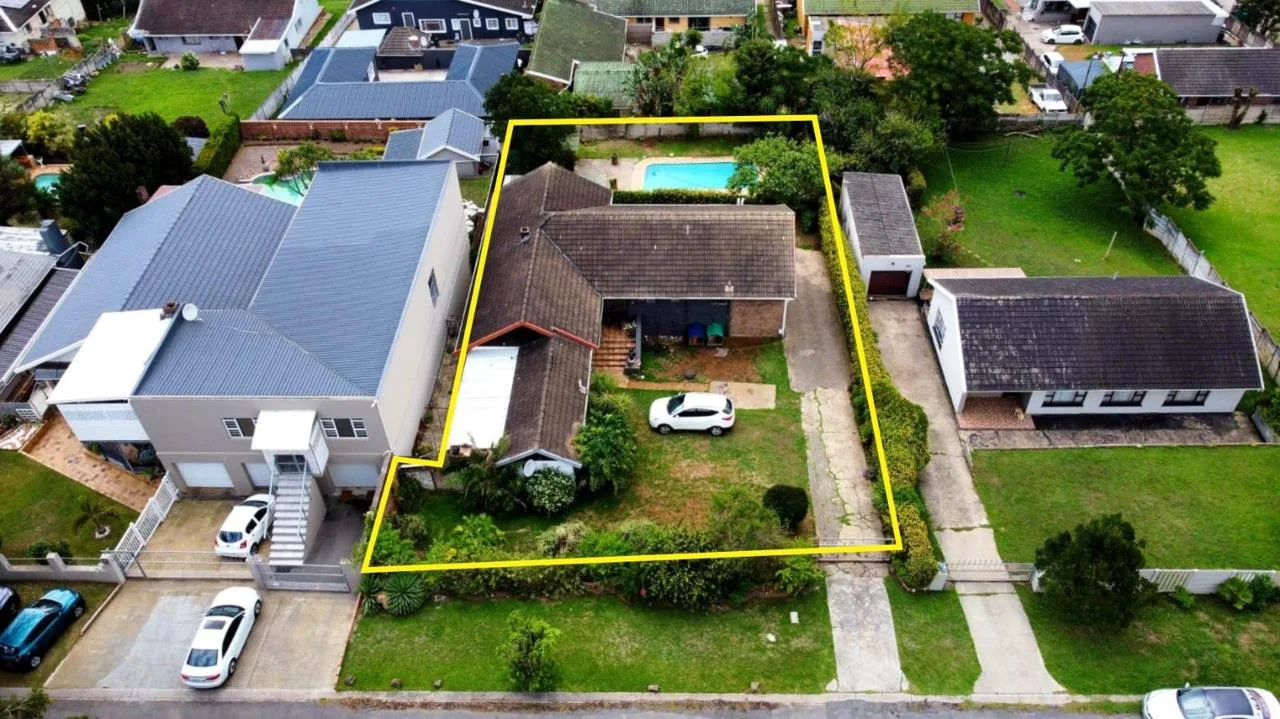 4 Bedroom House for sale in Amalinda