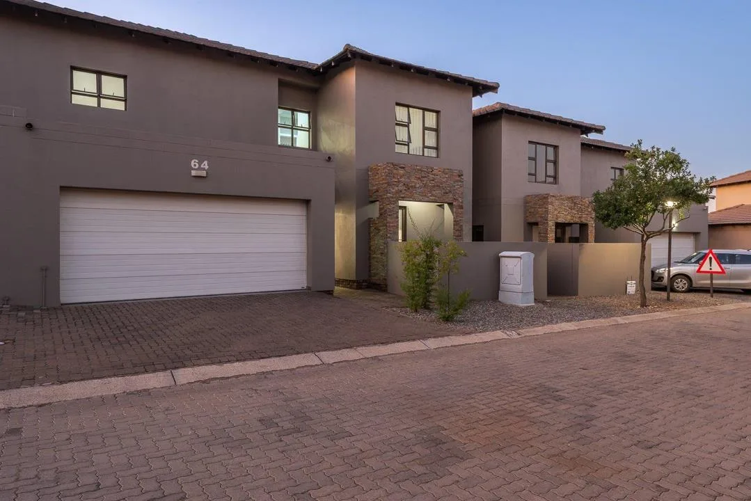 3 Bedroom Townhouse for sale in Eye Of Africa Estate