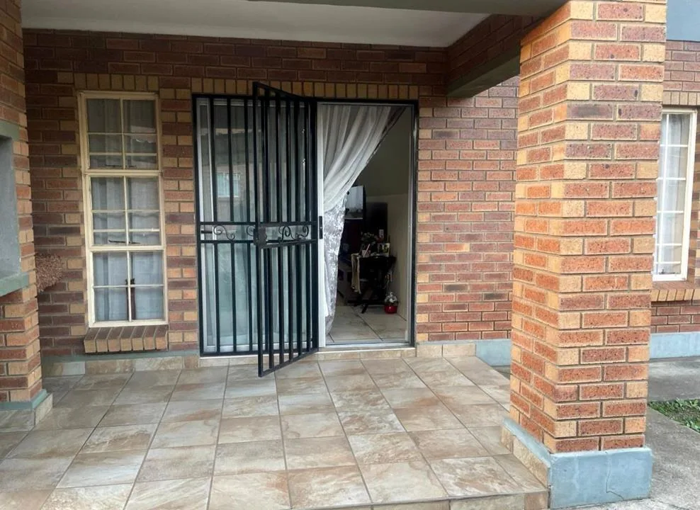 3 Bedroom Apartment / flat for sale in Waterval East