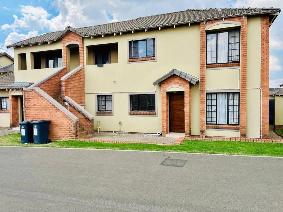 2 Bedroom Townhouse for sale in Hillside