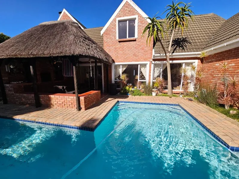 4 Bedroom House to rent in Lovemore Heights