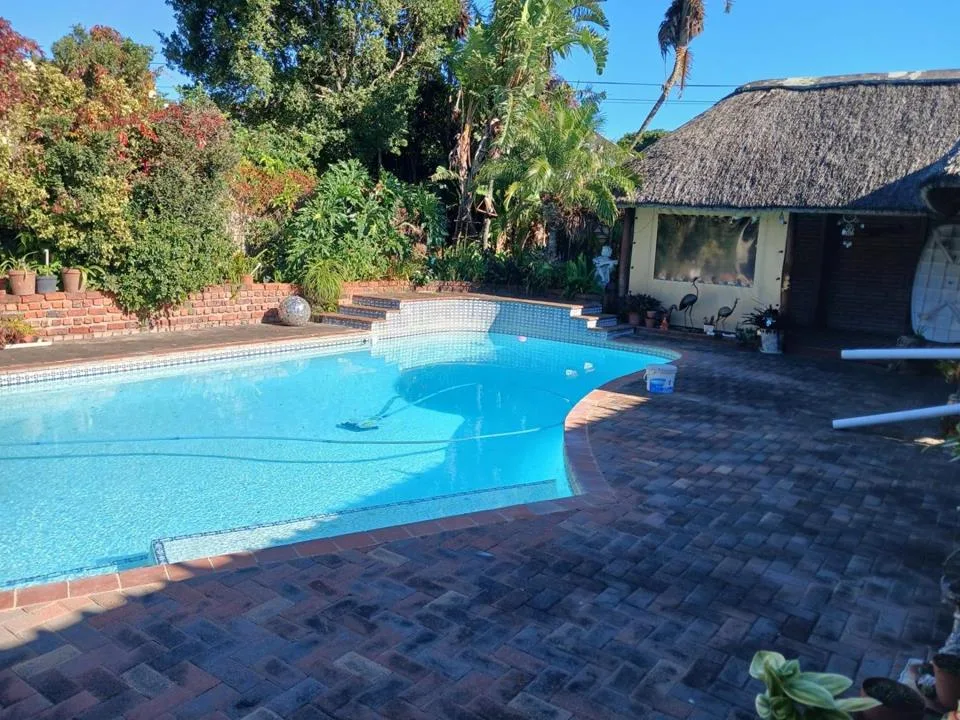 4 Bedroom House for sale in Amalinda