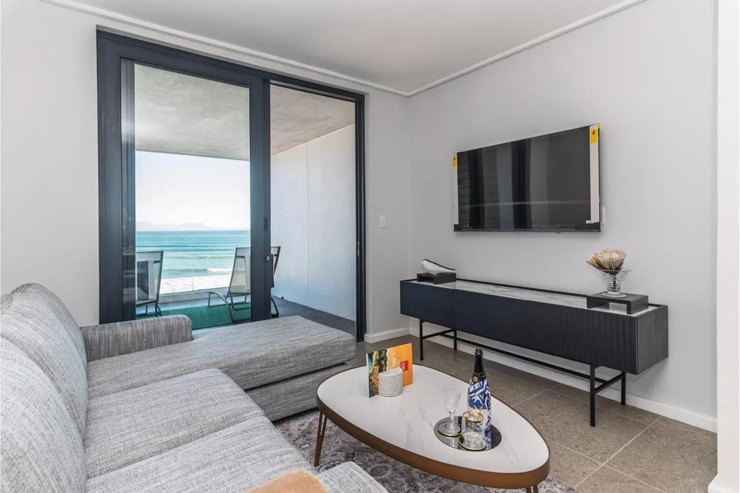 2 Bedroom Apartment / flat to rent in Muizenberg