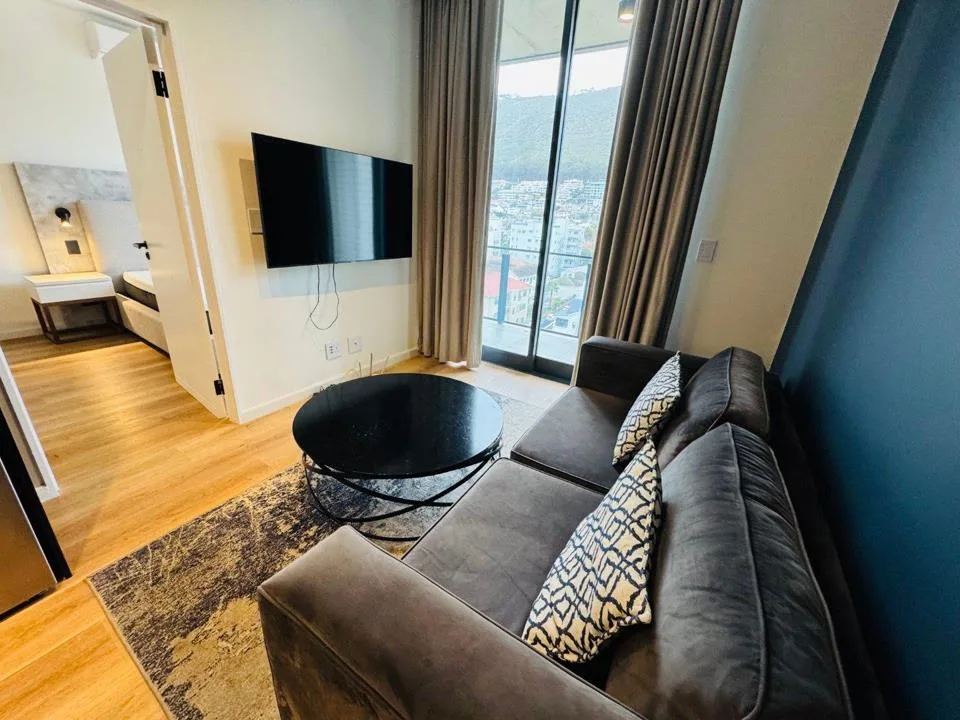 1 Bedroom Apartment / flat to rent in Sea Point