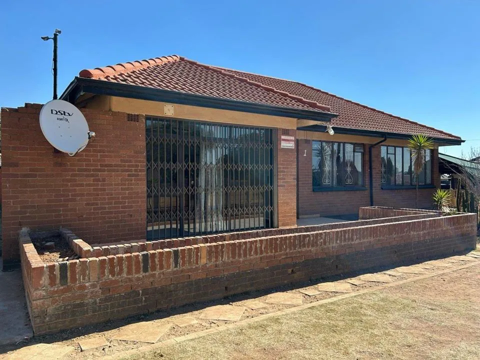 3 Bedroom House to rent in Robertsham