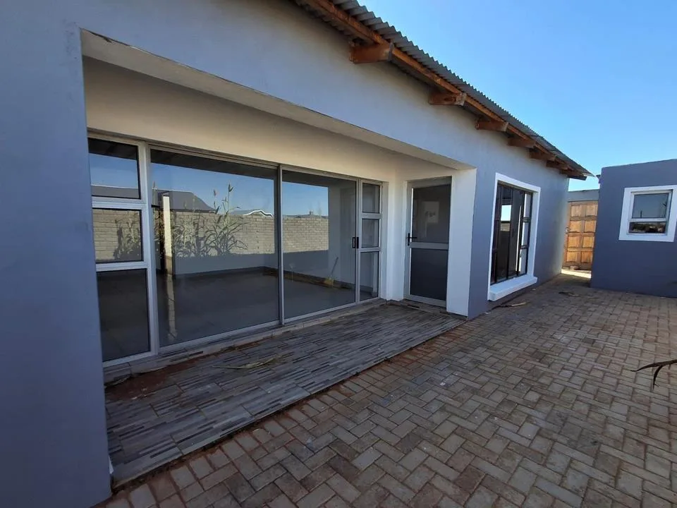 4 Bedroom House for sale in Camelot