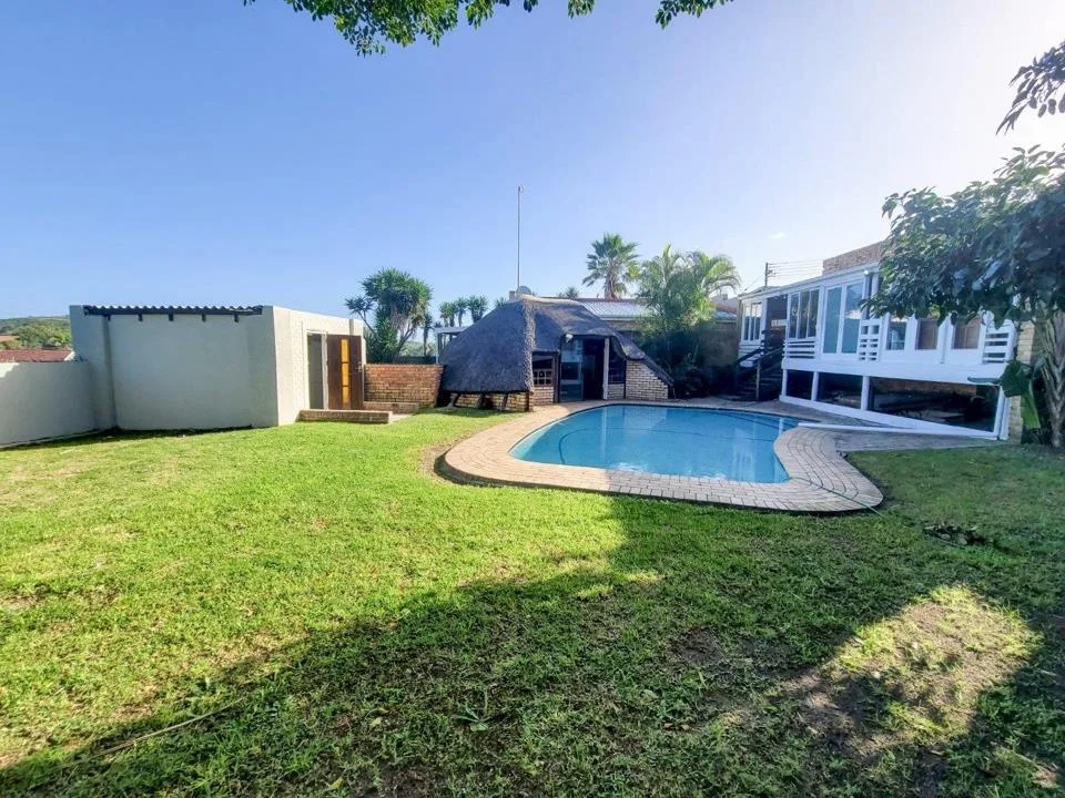3 Bedroom House for sale in Gonubie