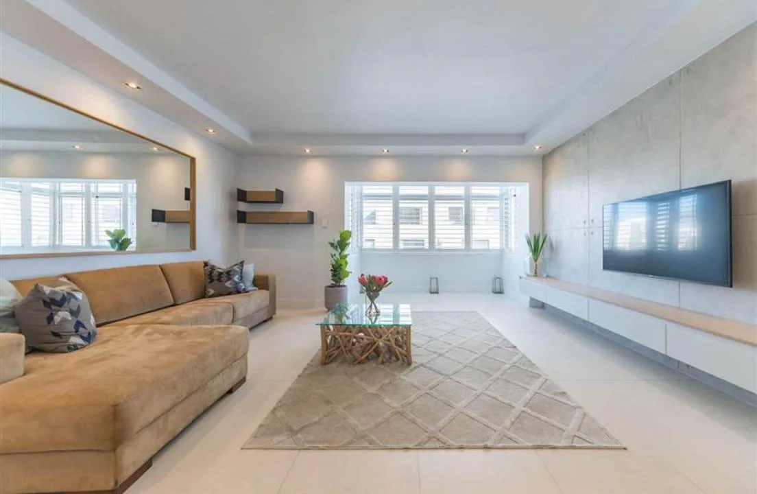 2 Bedroom Apartment / flat to rent in Mouille Point
