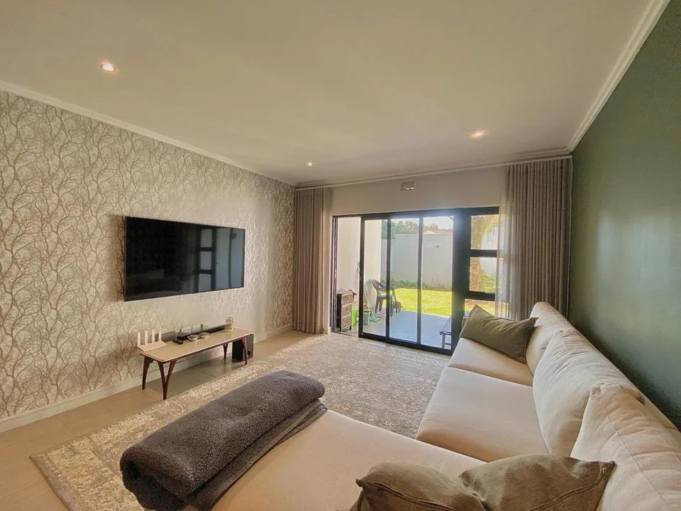 2 Bedroom Apartment / flat to rent in Bryanston
