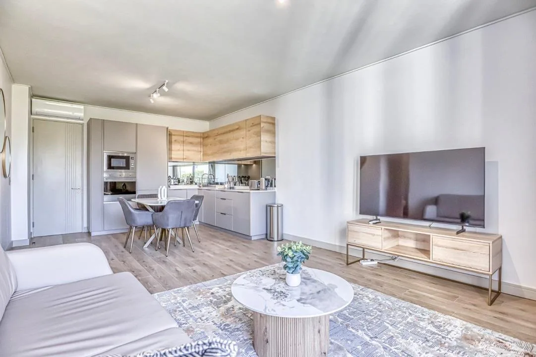 2 Bedroom Apartment / flat to rent in Rosebank