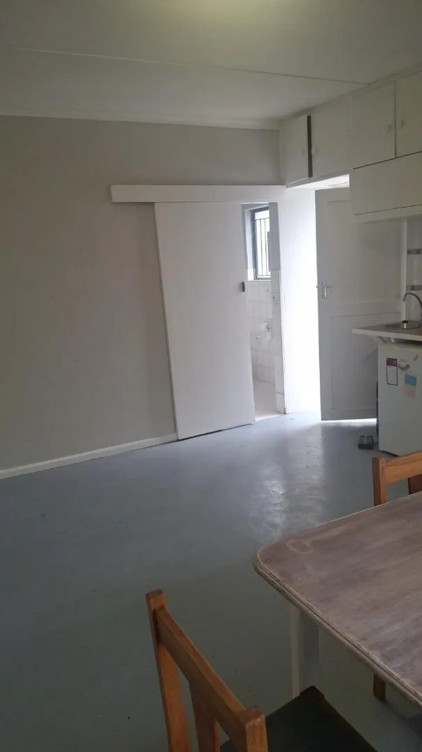 1 Bedroom Apartment / flat to rent in Saldanha Central