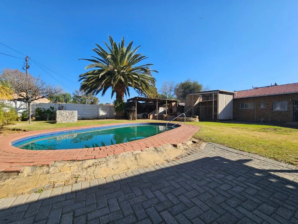 4 Bedroom House for sale in Vaalpark