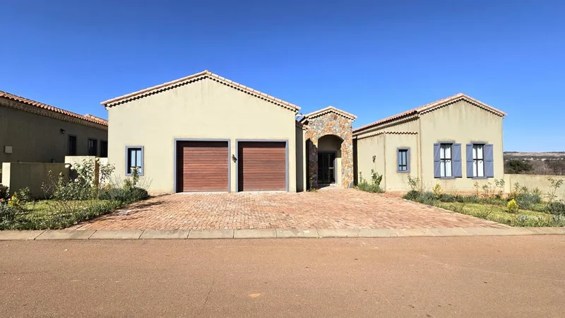 3 Bedroom House for sale in Estate D' Afrique