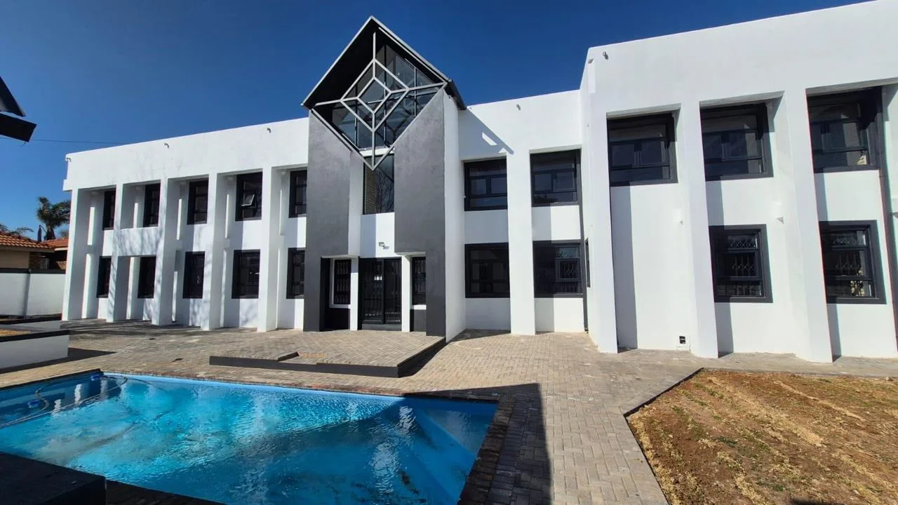 5 Bedroom House to rent in Van Der Hoff Park