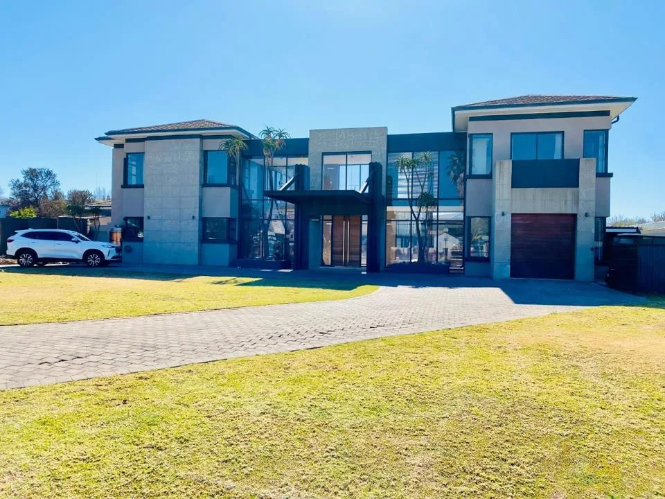 5 Bedroom House to rent in Silver Lakes Golf Estate