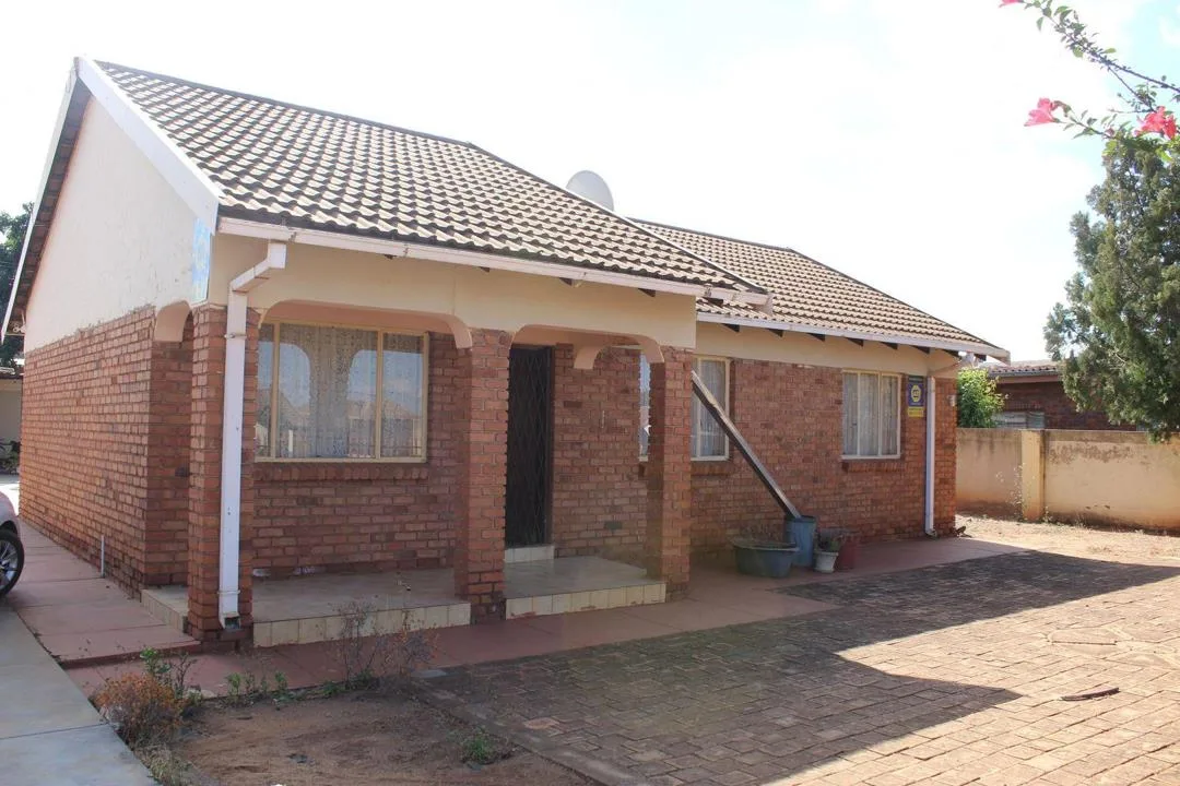 3 Bedroom House for sale in Lebowakgomo Zone B