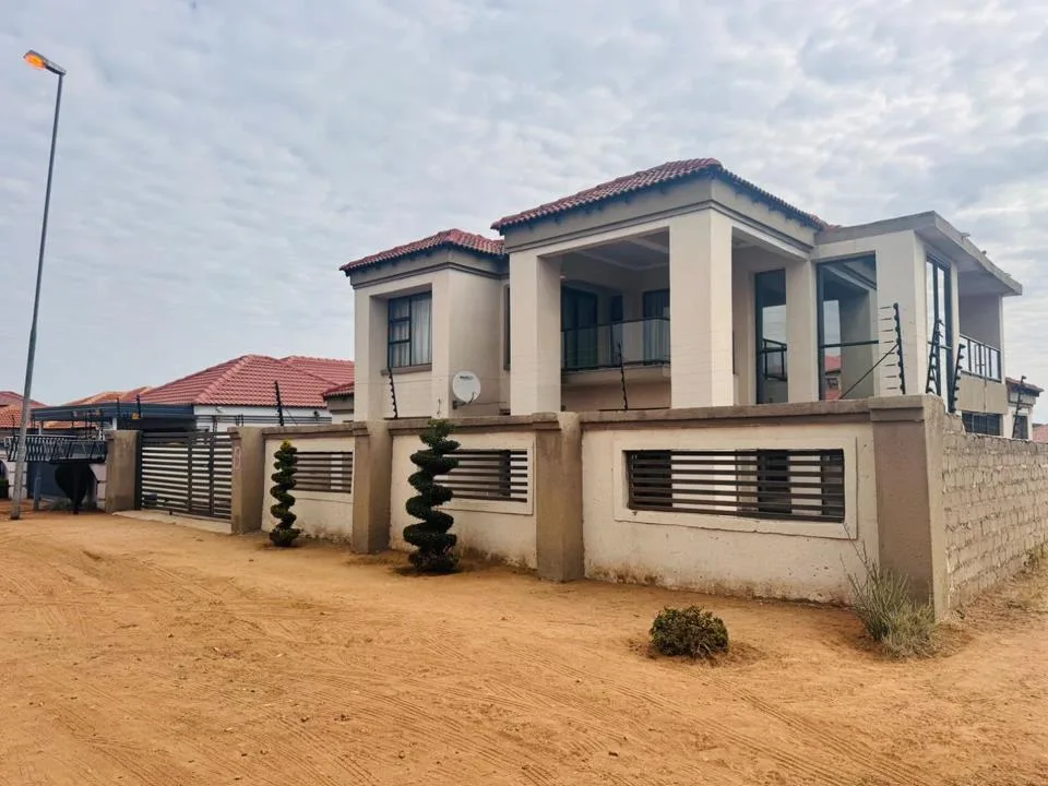 4 Bedroom House for sale in Nirvana Ext 3