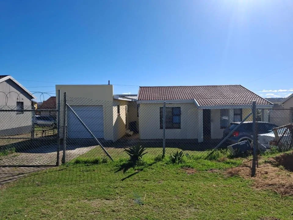 4 Bedroom House for sale in Mdantsane Nu 17
