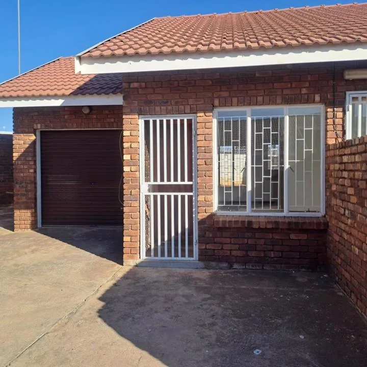 3 Bedroom Townhouse to rent in Bendor