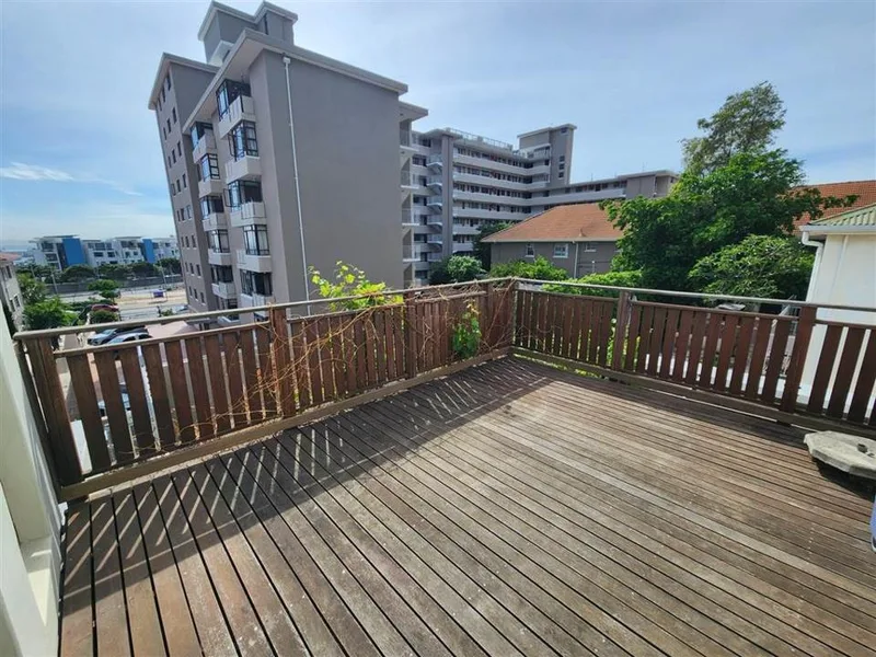2 Bedroom Townhouse to rent in De Waterkant