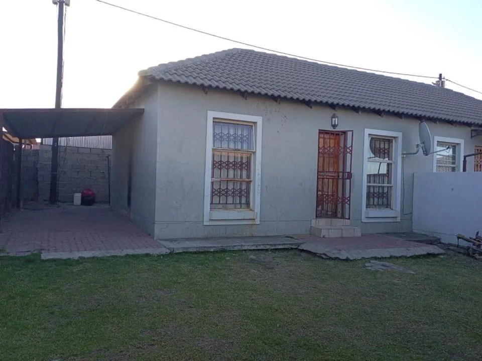2 Bedroom House for sale in Ermelo
