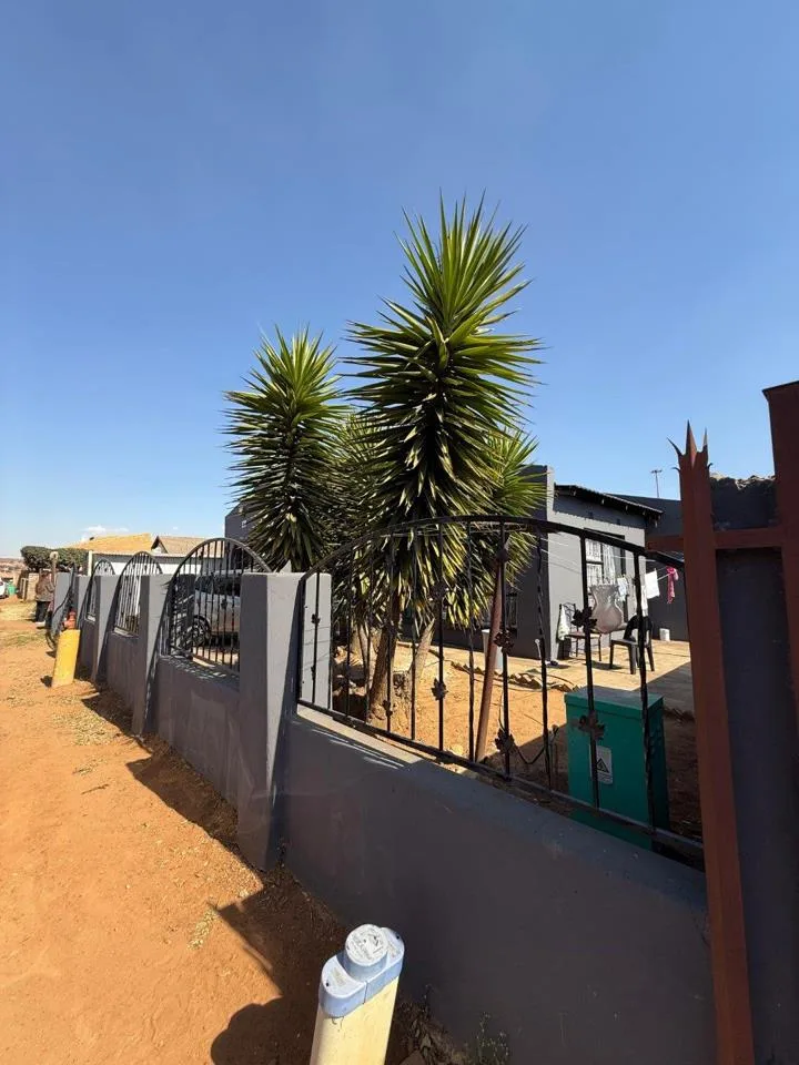 4 Bedroom House for sale in Mhluzi