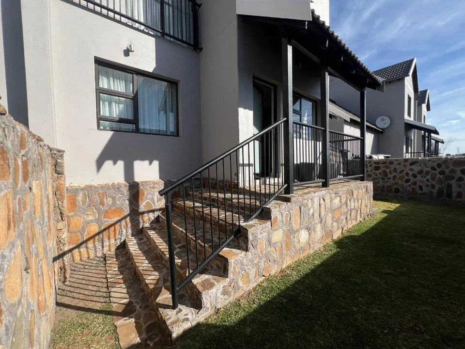 3 Bedroom Townhouse for sale in Shellyvale