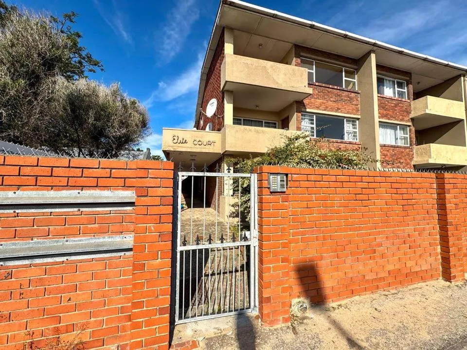 2 Bedroom Apartment / flat for sale in South End
